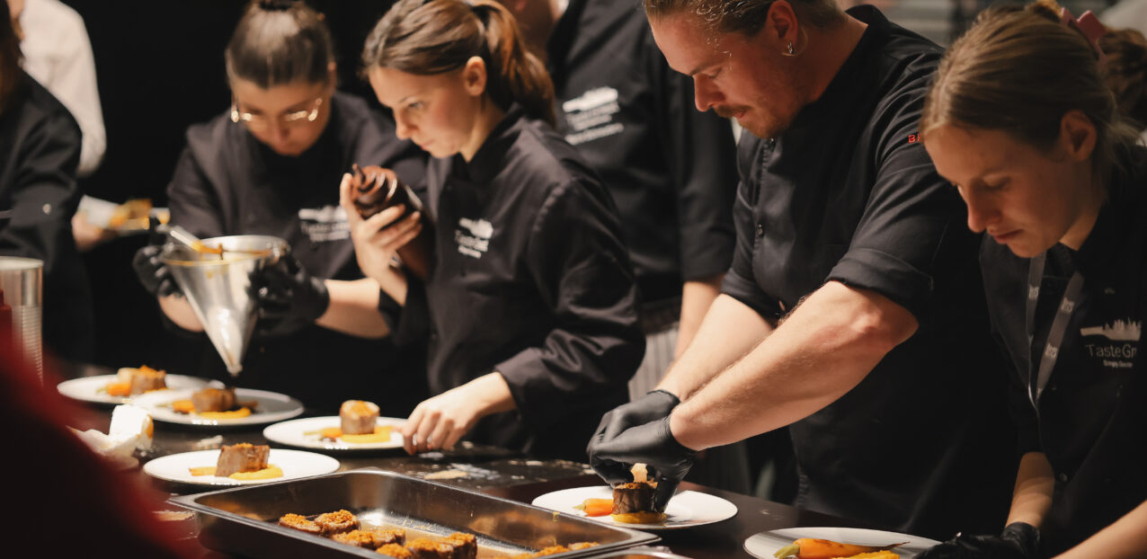 5E0A6929-aspect-ratio-1276-622